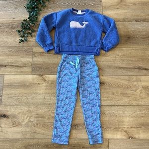 Vineyard Vines Girls Fuzzy PJ set size XS (5-6)